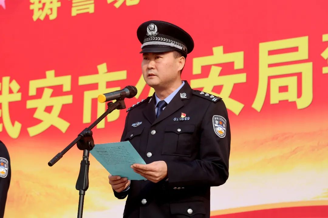 小楼夜听雨